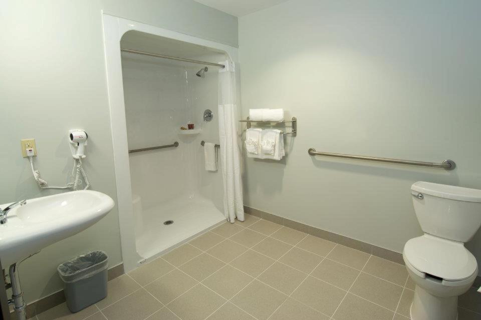 Midland Inn & Suites מראה חיצוני תמונה