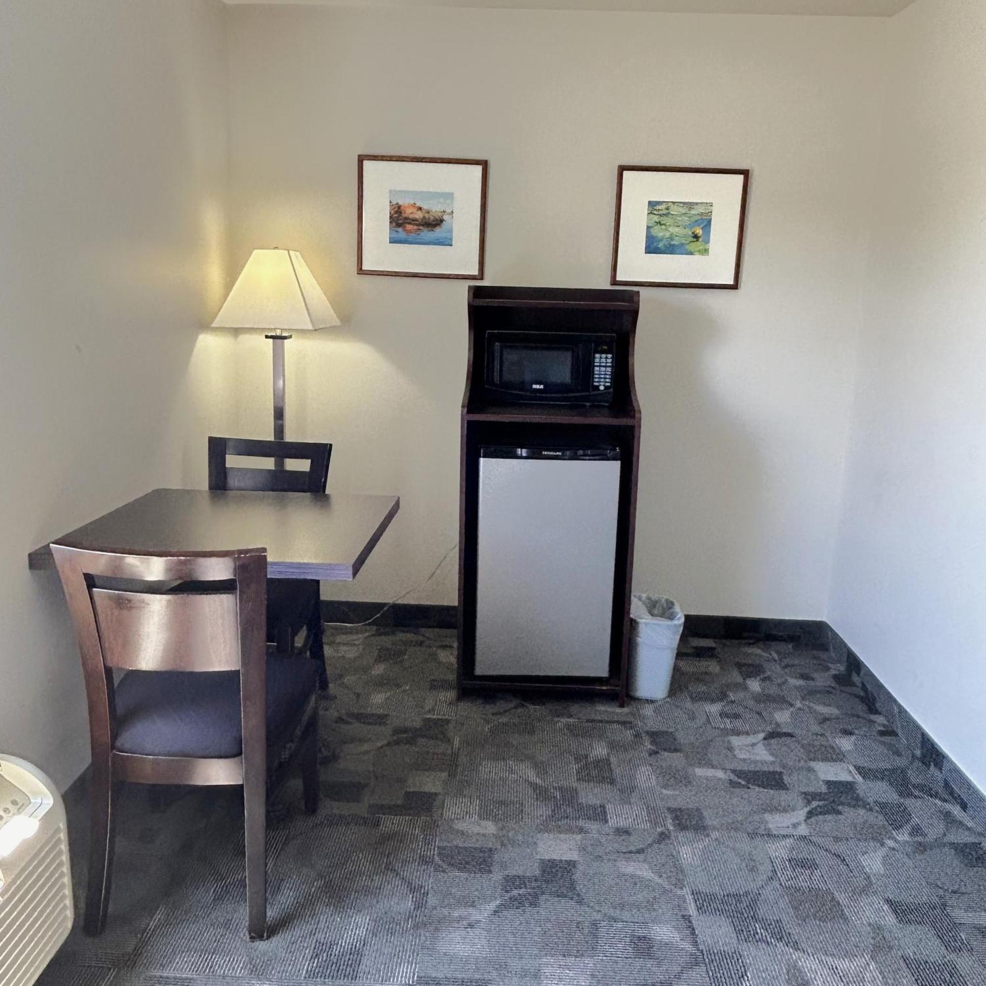 Midland Inn & Suites מראה חיצוני תמונה
