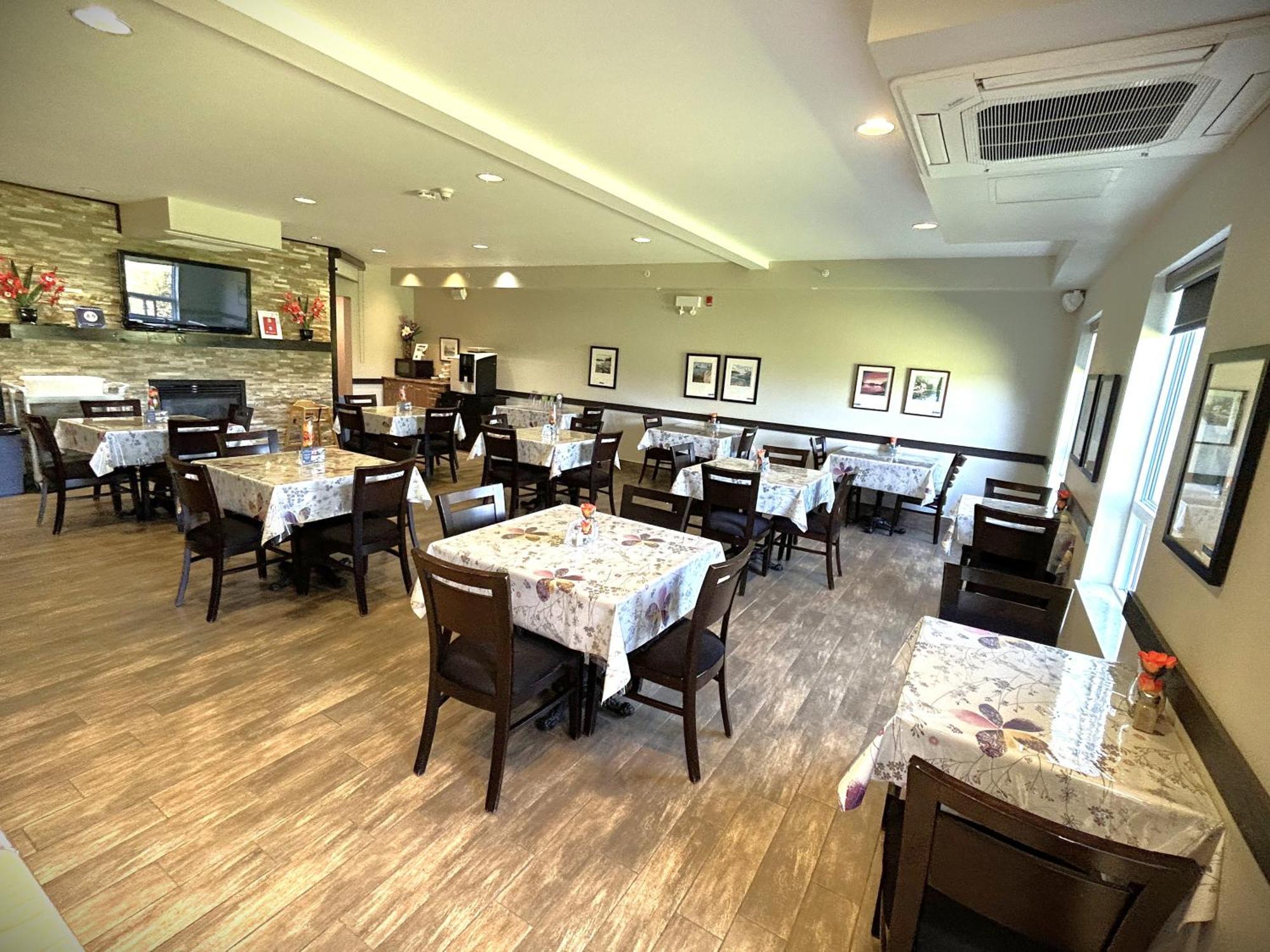 Midland Inn & Suites מראה חיצוני תמונה