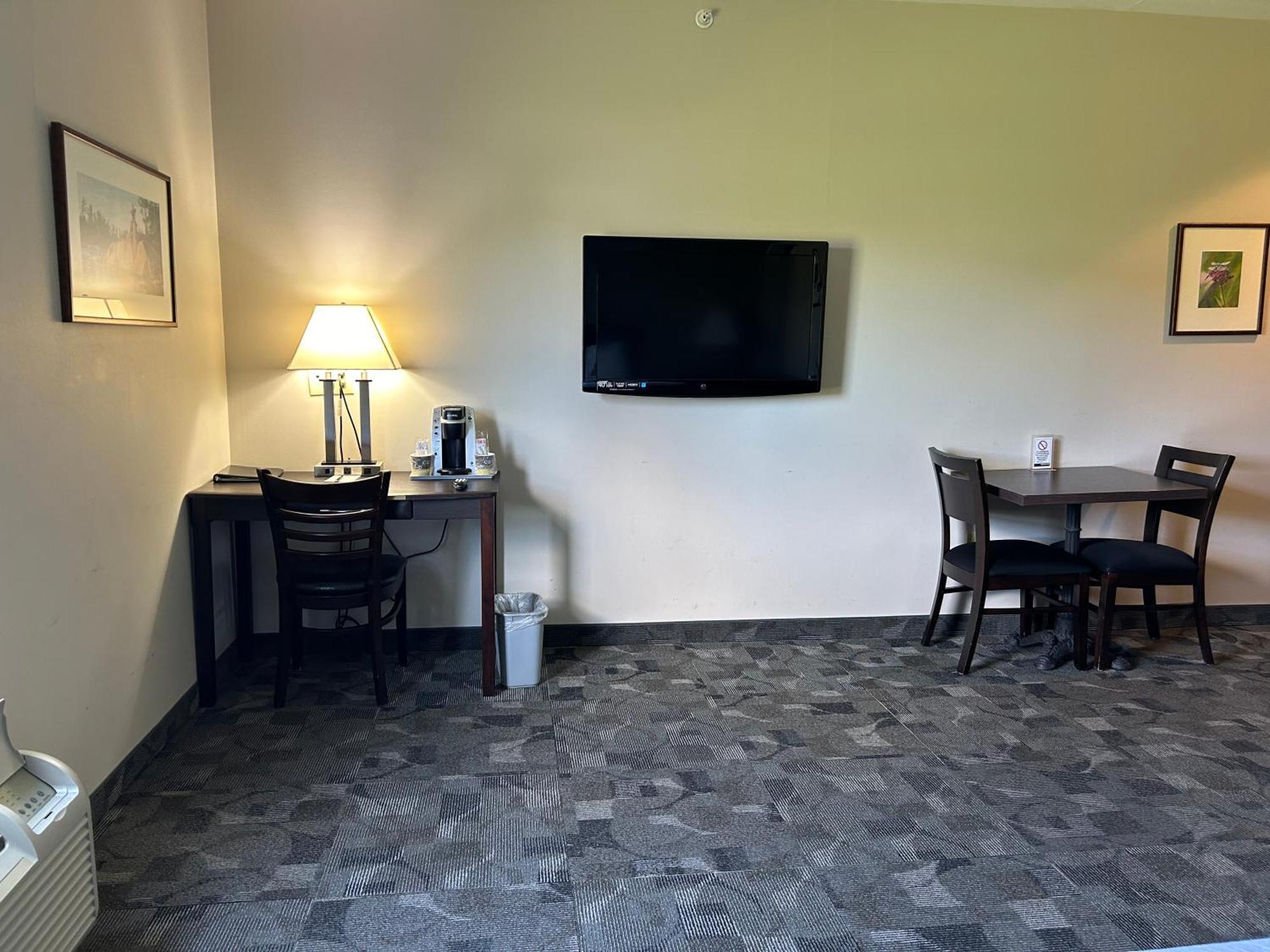 Midland Inn & Suites מראה חיצוני תמונה