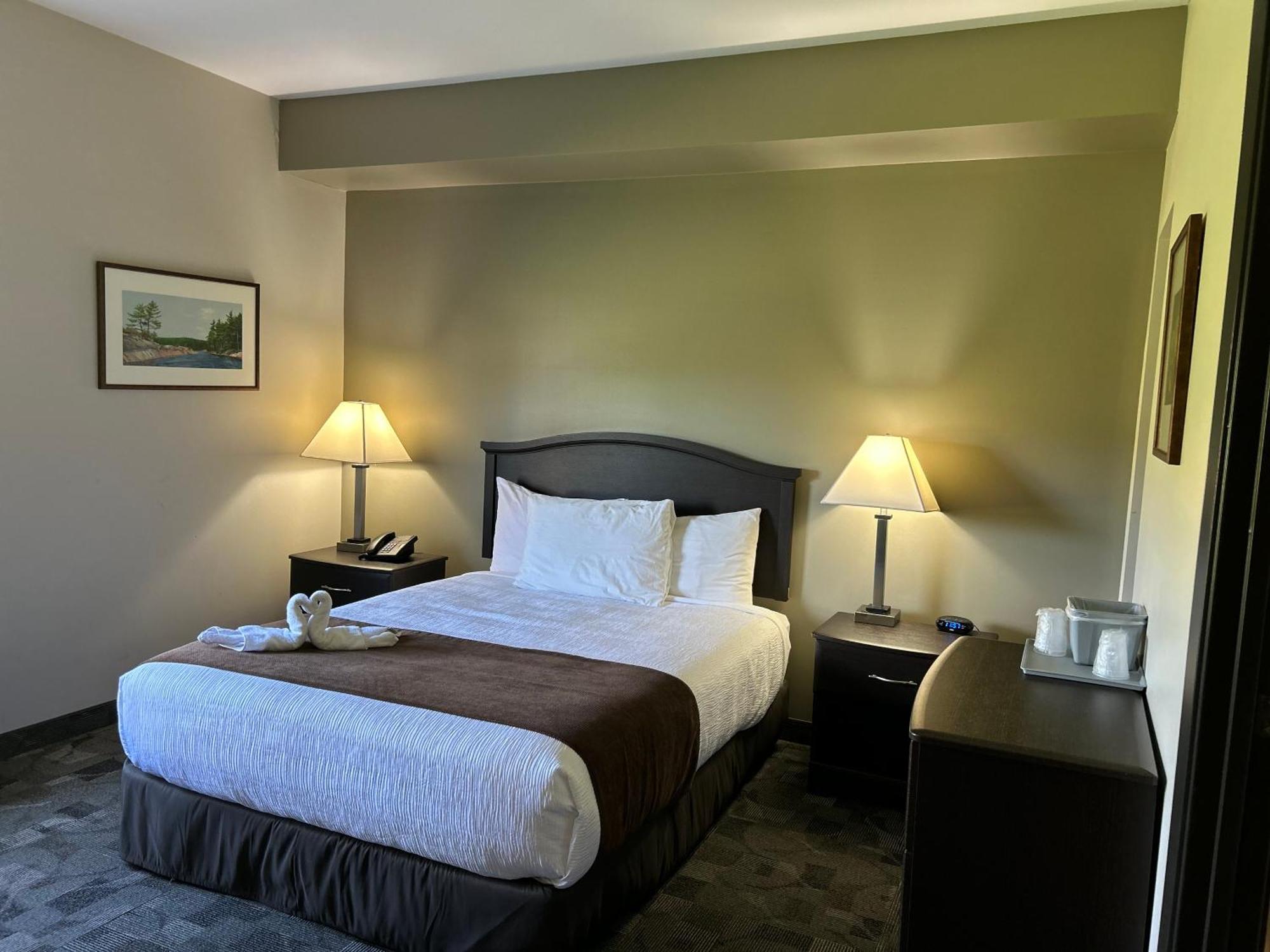 Midland Inn & Suites מראה חיצוני תמונה
